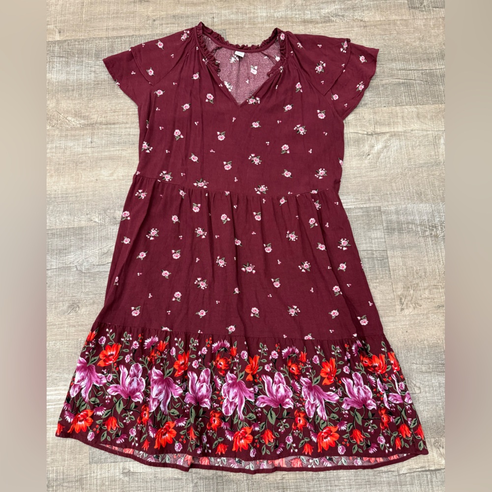 Old Navy Burgundy Floral dress. Womens M